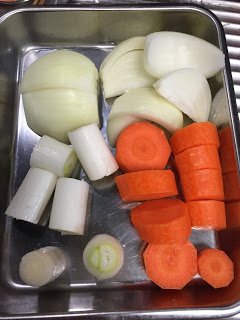 煮込む野菜